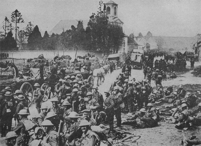 Британская армия на отдыхе во французской деревне