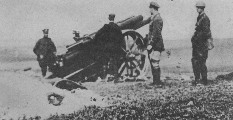 Британское орудие после выстрела.
