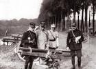 Генералы Фош и Файоль осматривают германскую 77' пушку