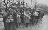 Австрийские военнопленные на пути из Перемышля в Лемберг