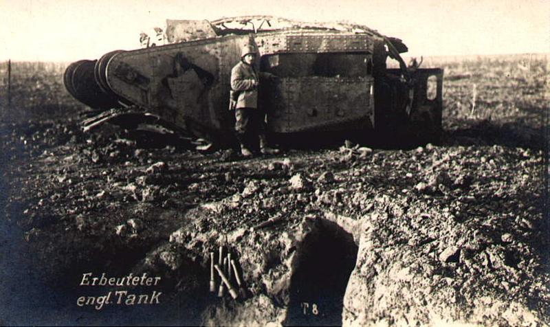 Захваченный английский танк.
